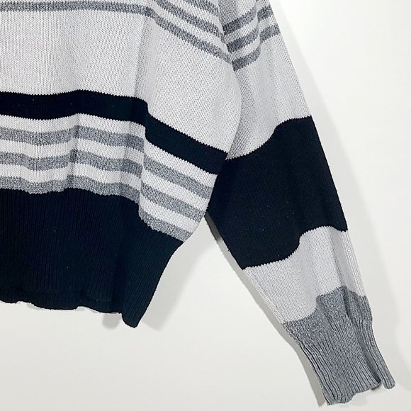 Lucky Brand Women’s gray black striped sweater - Picture 5 of 13